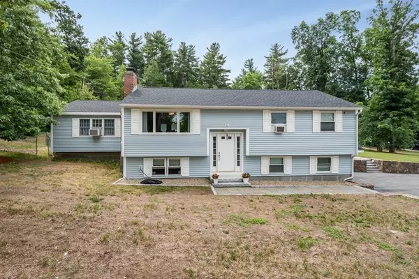 29 Willowdale Rd, Tyngsborough, MA 01879