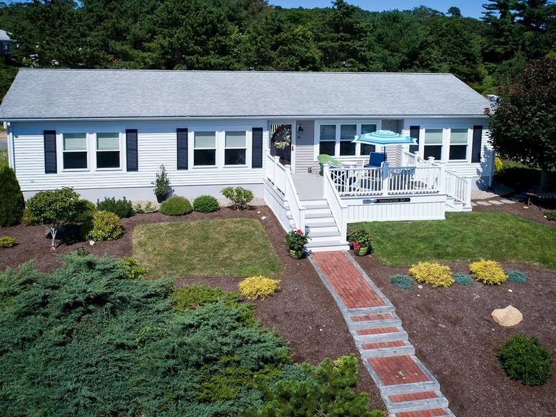 41 Headlands Dr, Plymouth, MA 02360