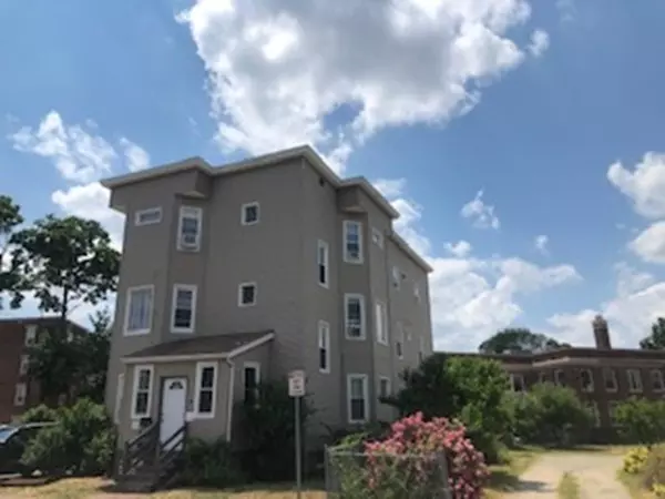 30 Armory St, Springfield, MA 01105