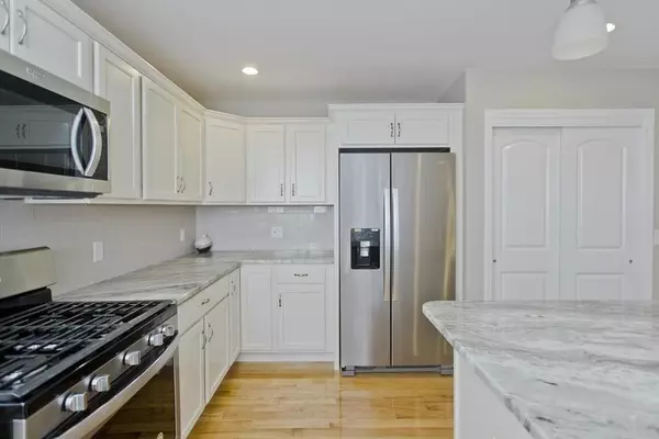 Springfield, MA 01109,102 Lakevilla Ave