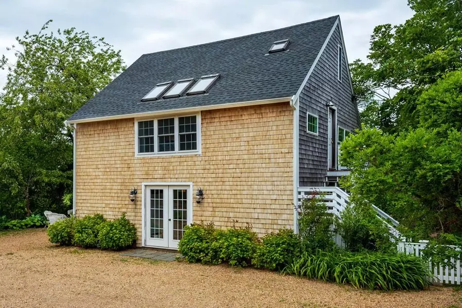 49 Mill St, Edgartown, MA 02539