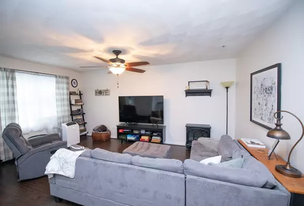 Clinton, MA 01510,377 Berlin St #1