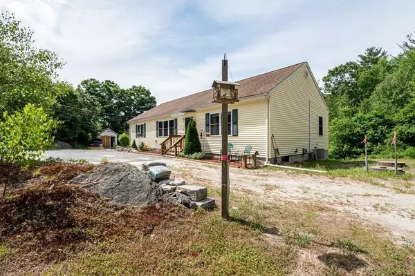 18 Hazel Plaza, Uxbridge, MA 01569