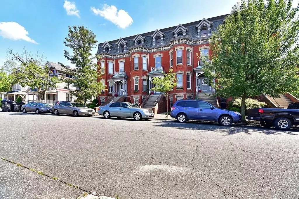 Springfield, MA 01105,72 Temple St #2