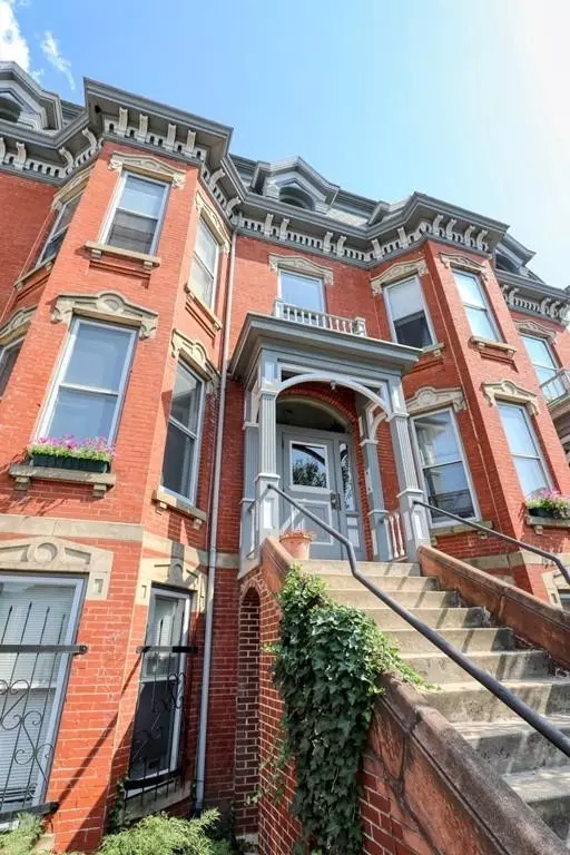 Springfield, MA 01105,72 Temple St #2