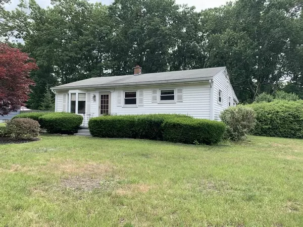 290 Newhouse St, Springfield, MA 01118