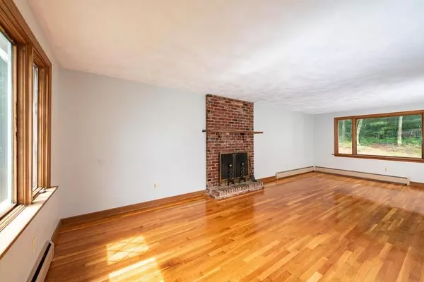 Sharon, MA 02067,40 Hampton Road