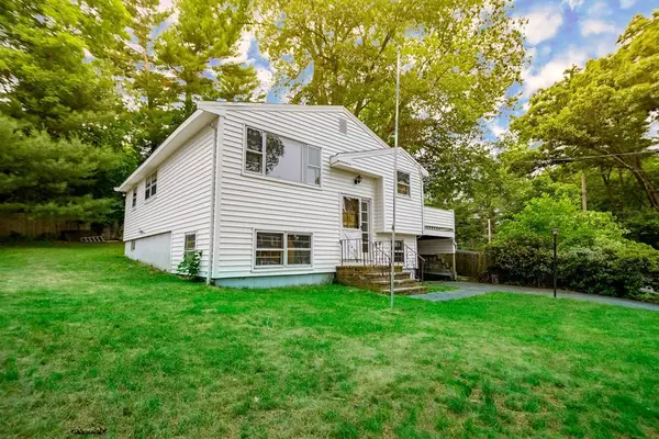 Georgetown, MA 01833,15 Taylor Street