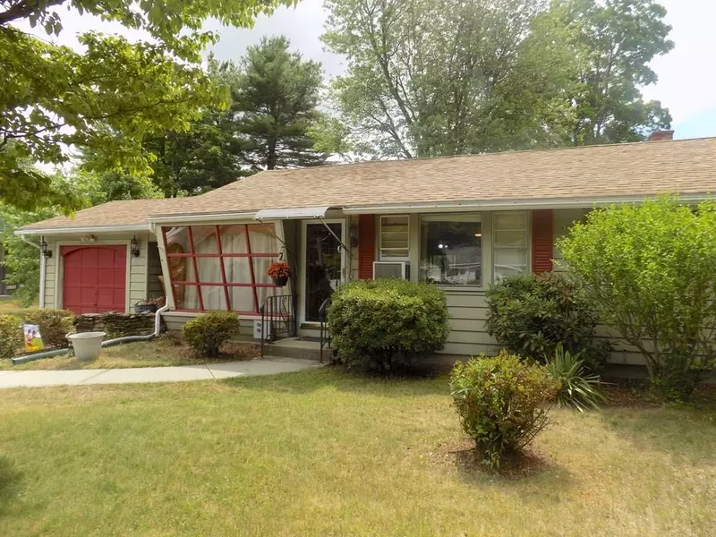 718 Bradley, Springfield, MA 01109