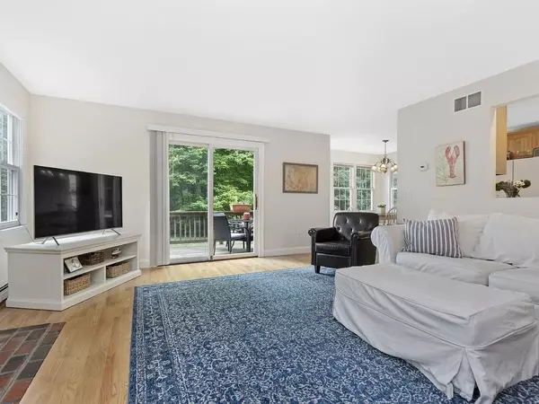 Abington, MA 02351,19 Carriage Hill Drive