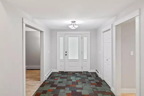 Boxborough, MA 01719,904 Depot Rd