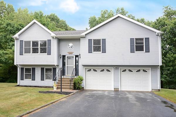 46 Eagle Dr, Dudley, MA 01571