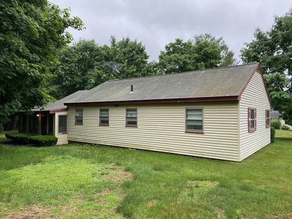 Wayland, MA 01778,1 Willow Lane