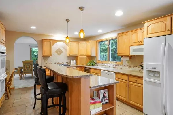 Sharon, MA 02067,11 Horizons Road