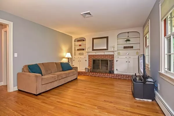 Plainville, MA 02762,92 Pleasant St