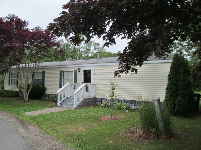 21 First Ave, Bourne, MA 02559