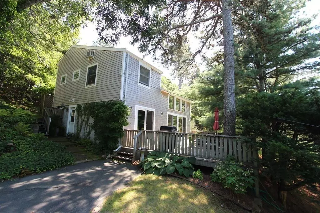 Brewster, MA 02631,136 N Pond Dr