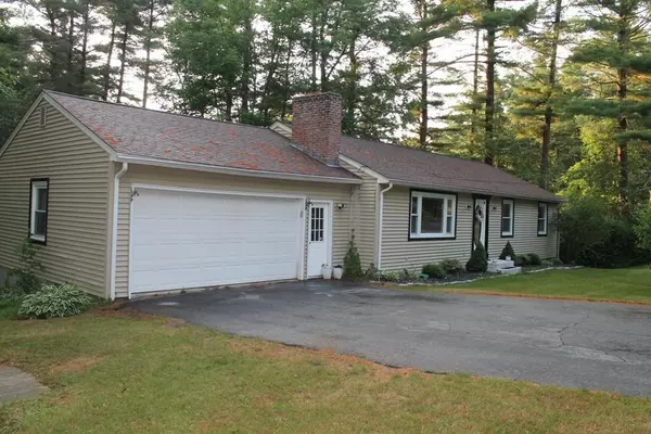 37 Cricket Dr, Sturbridge, MA 01566