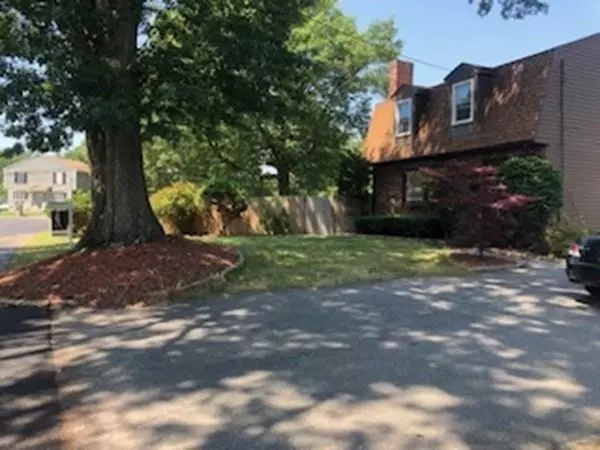 Springfield, MA 01151,10 Welland Rd