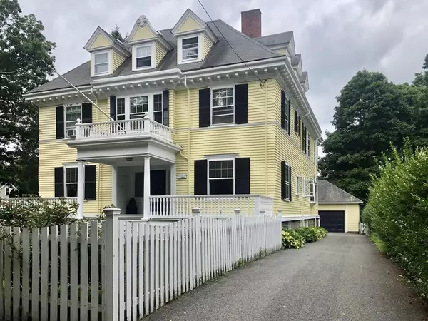 33 Russell, Milton, MA 02186