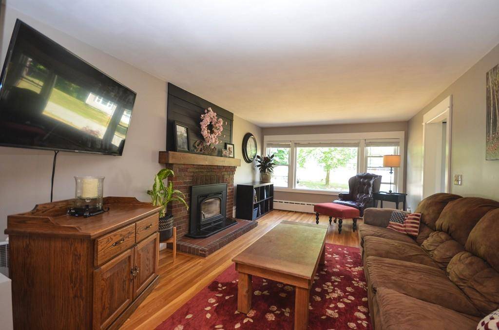 Auburn, MA 01501,14 Ridgewood Dr