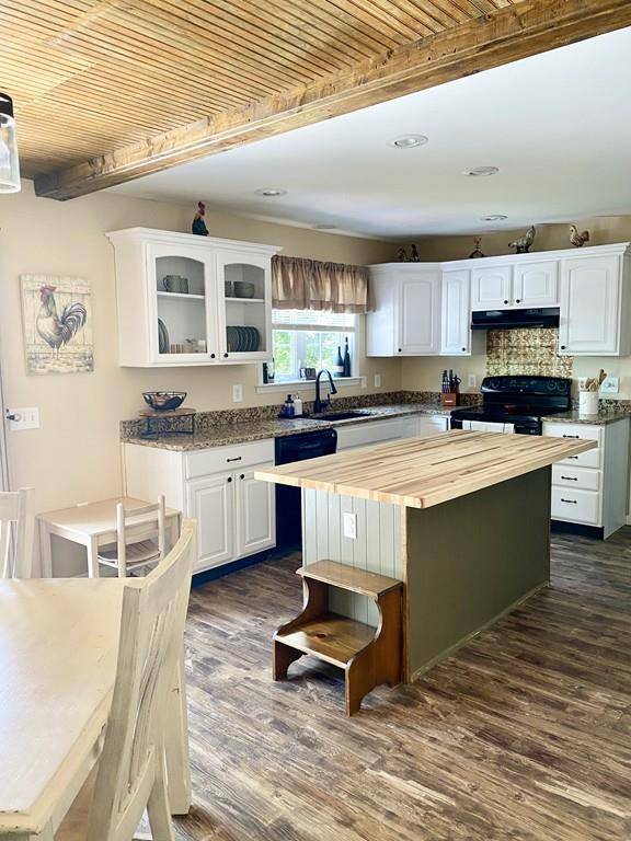 Auburn, MA 01501,64 Elmwood St