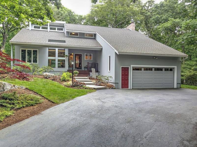 85 Carlton Ln, North Andover, MA 01845