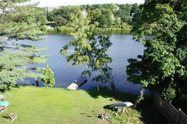 Clinton, MA 01510,162-166 Grove