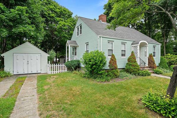 11 Hyde St, Quincy, MA 02169