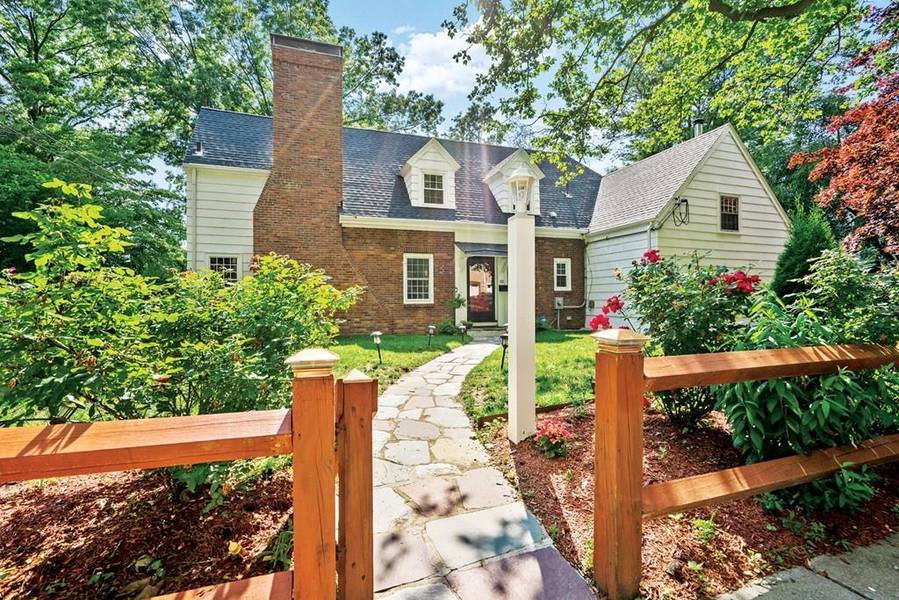 118 Wallis Road, Brookline, MA 02467