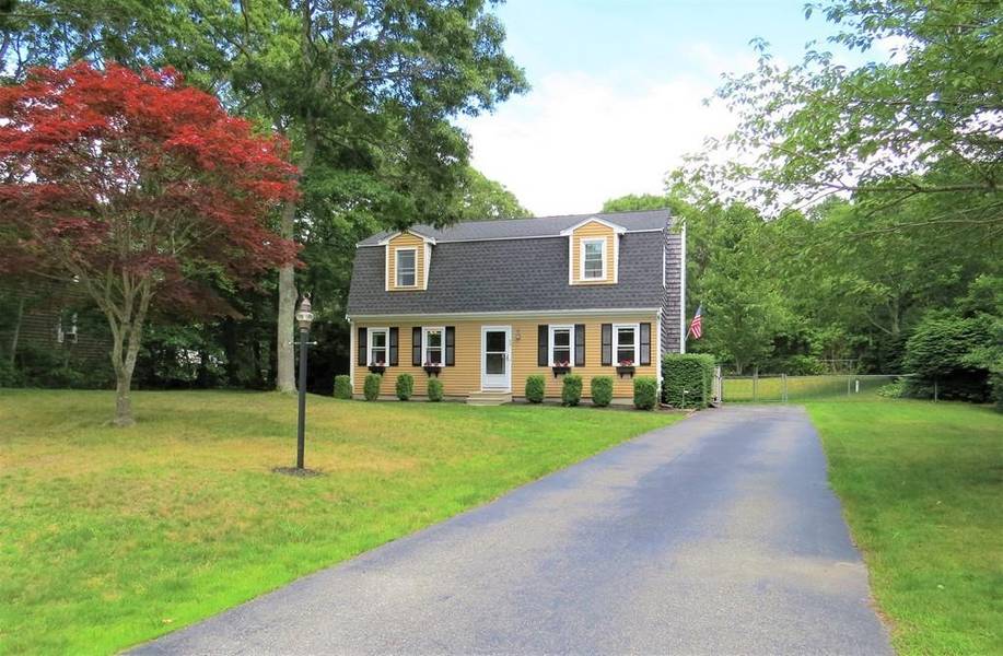 42 Chartwell Dr, Bourne, MA 02532