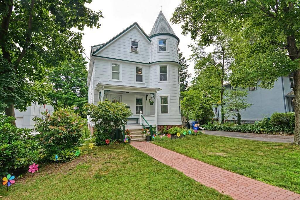 22 Myrtle Ave, Wakefield, MA 01880