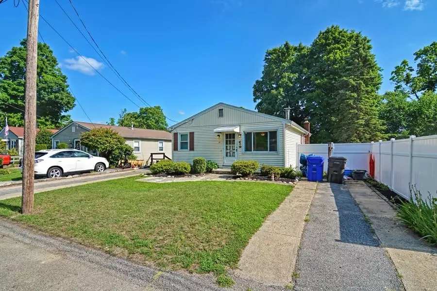 15 Harmony St, West Warwick, RI 02893