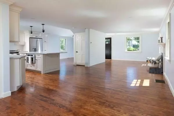 Milton, MA 02186,25 Magnolia Rd