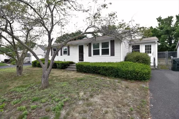64 Kathleen St, Springfield, MA 01119