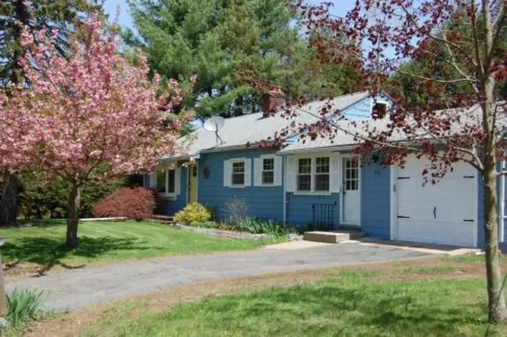 Springfield, MA 01128,33 Slumber Ln