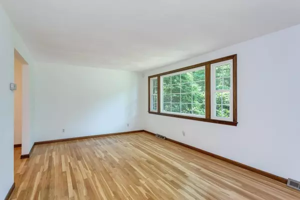 Sharon, MA 02067,62 Barefoot Hill Rd