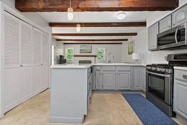 Hingham, MA 02043,1 Foley Ct