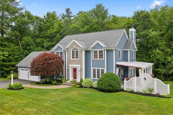 92 Colonial Ave, North Andover, MA 01845