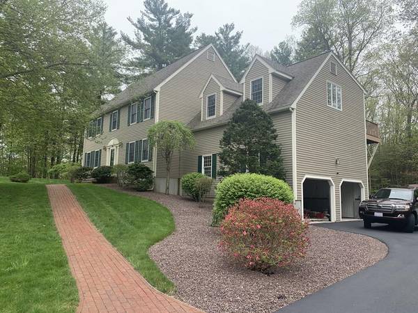 3 Camelot Circle, Dudley, MA 01571