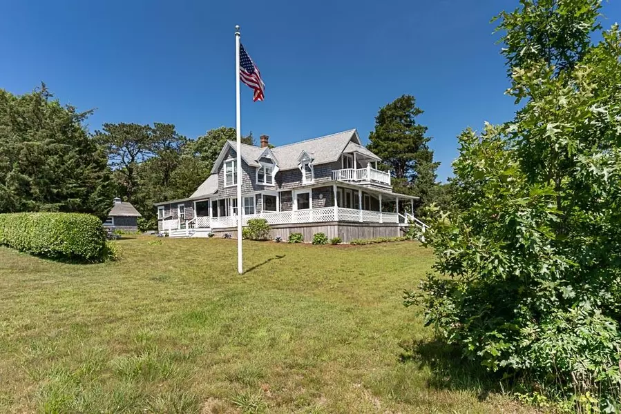 9 Beecher Park, Oak Bluffs, MA 02557