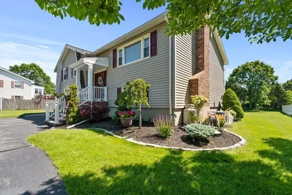 25 Juniper Dr, Saugus, MA 01906
