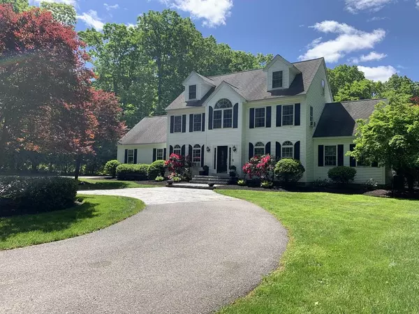 96 Robbs Hill Rd, Lunenburg, MA 01462