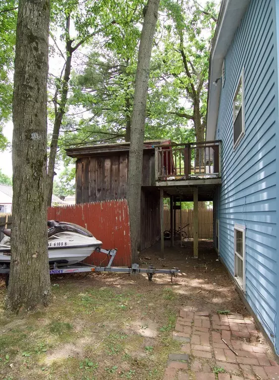 Springfield, MA 01104,63-65 Melville St