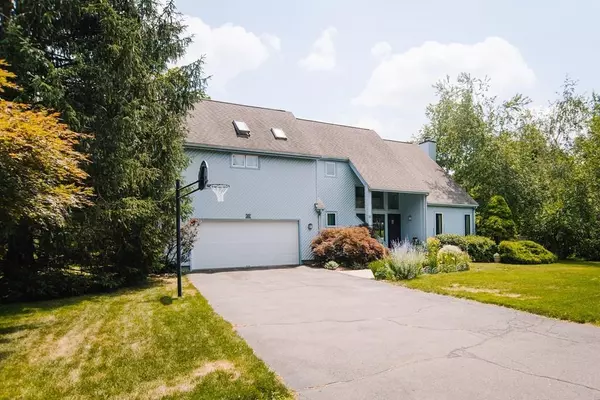 West Springfield, MA 01089,69 Deer Run Road