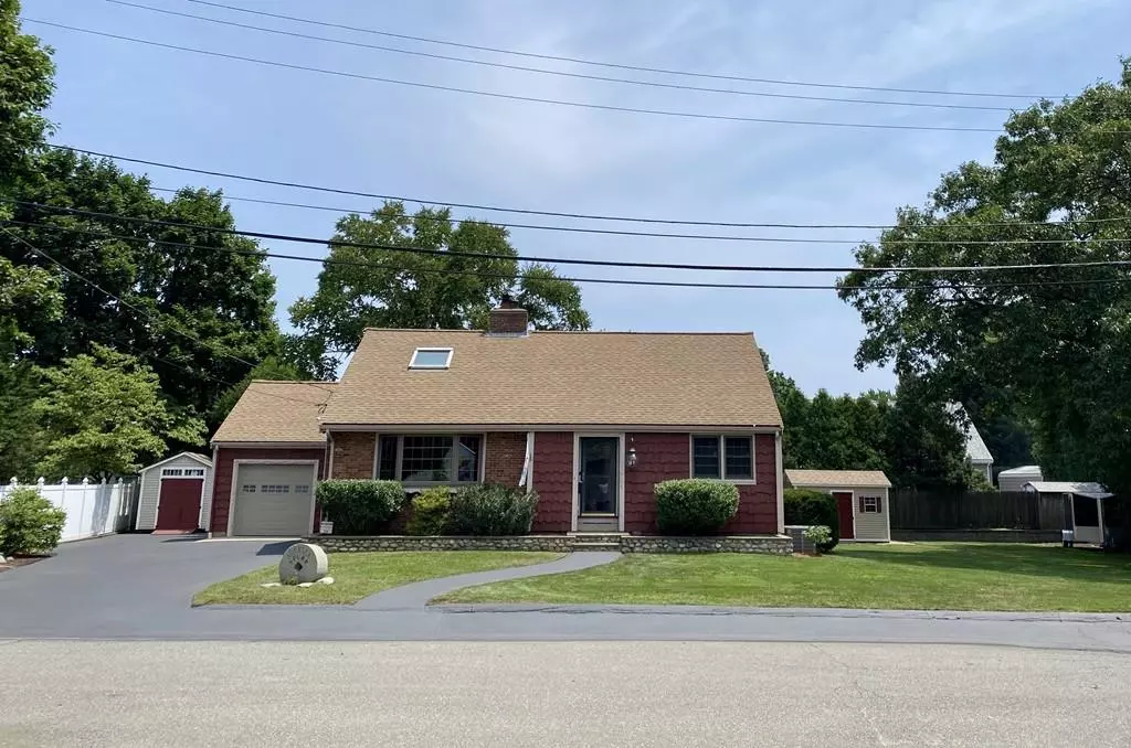 Saugus, MA 01906,4 Farmland Road