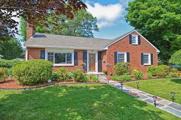 6 Burrill St, Walpole, MA 02081