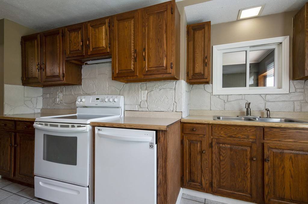 Millbury, MA 01527,17 Lake Street