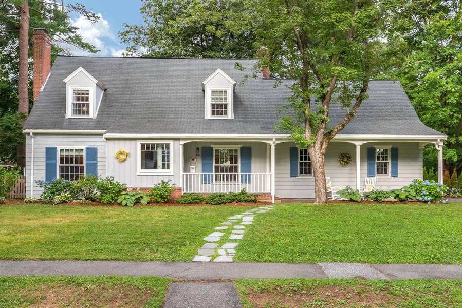 65 Locksley Road, Lynnfield, MA 01940