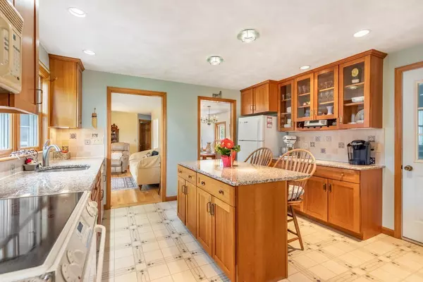 Wakefield, MA 01880,50 Pleasant St